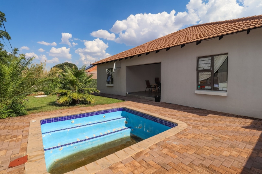 3 Bedroom Property for Sale in Wilkoppies North West